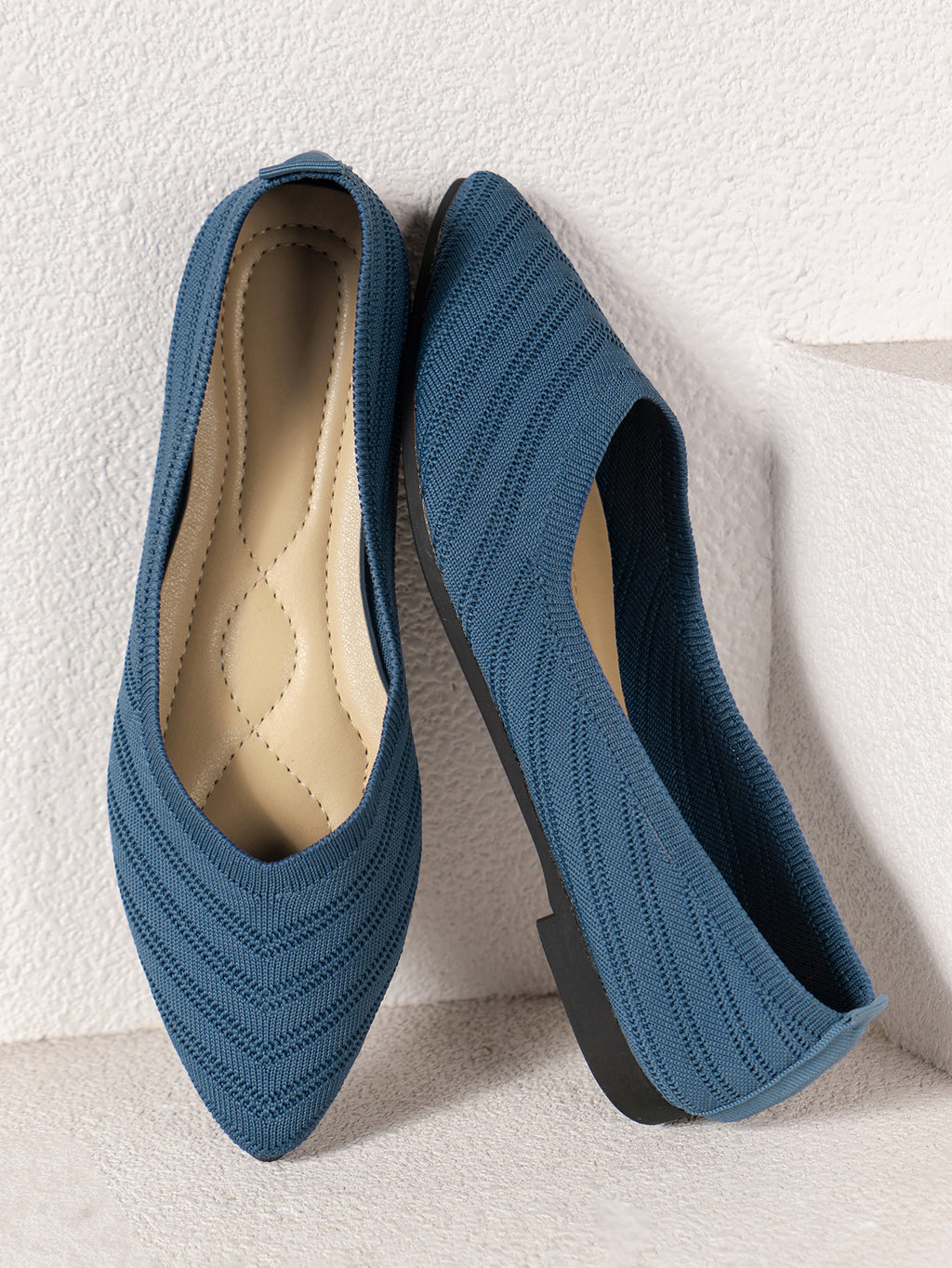 Pointed Toe Shallow Mouth Flats for Women 2025 Summer Women's Shoes Spring Breathable Flats Shoes Large Size Knitted Beanie Shoes Casual and Versatile