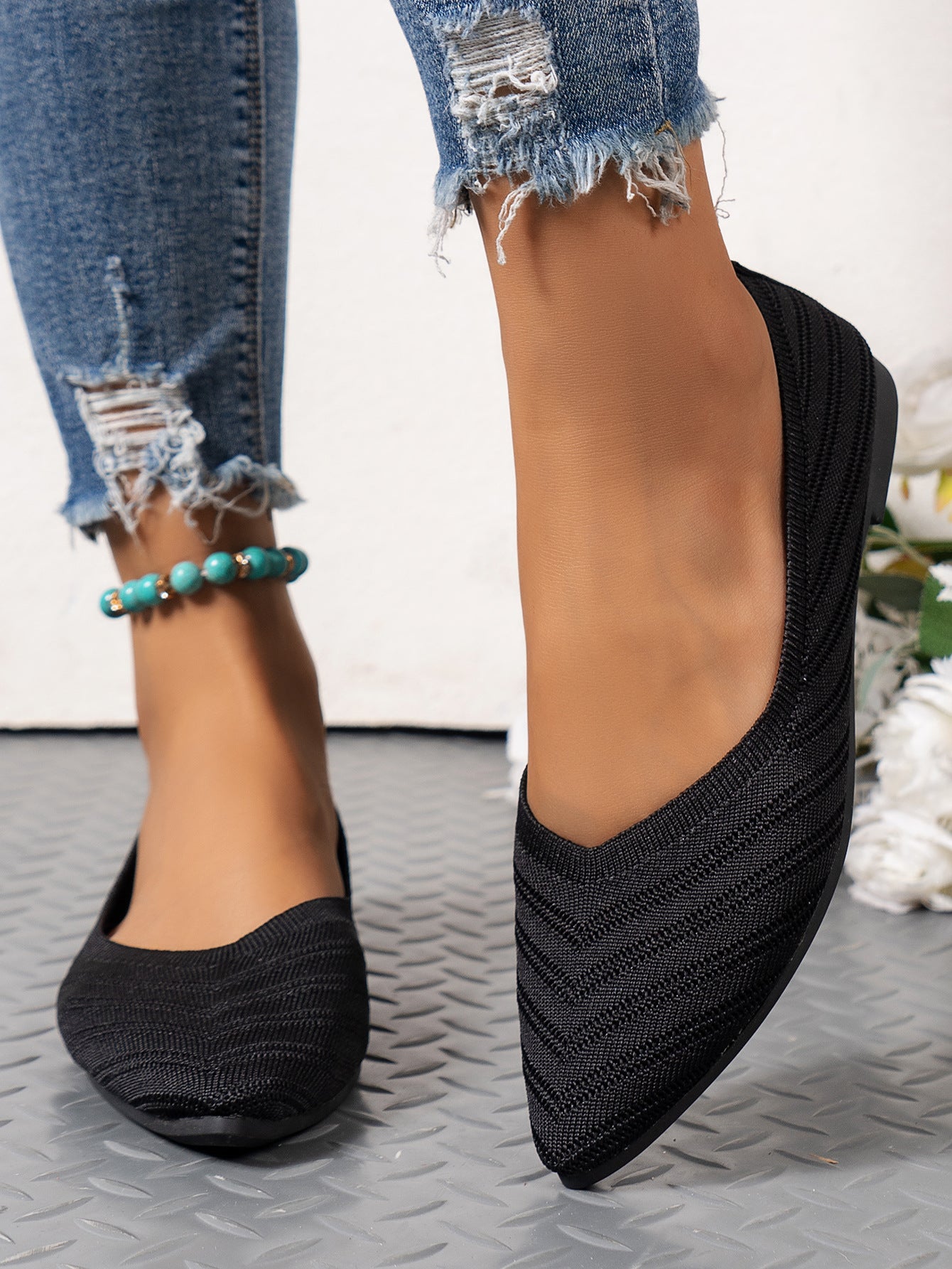 Pointed Toe Shallow Mouth Flats for Women 2025 Summer Women's Shoes Spring Breathable Flats Shoes Large Size Knitted Beanie Shoes Casual and Versatile
